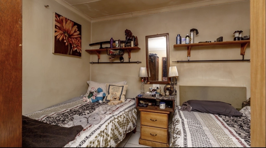 5 Bedroom Property for Sale in Denneoord Western Cape